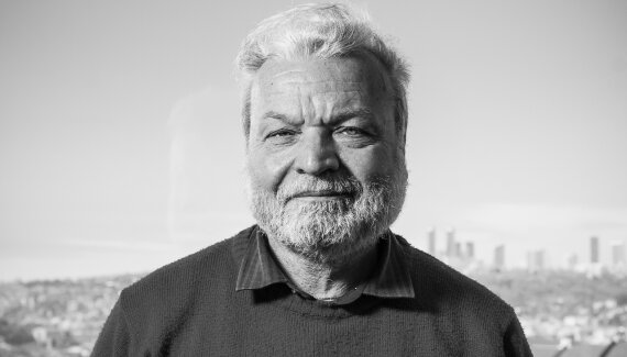 Nedim Gürsel: Navzdory tomu, že řadu let žiji v Paříži, píšu stále turecky